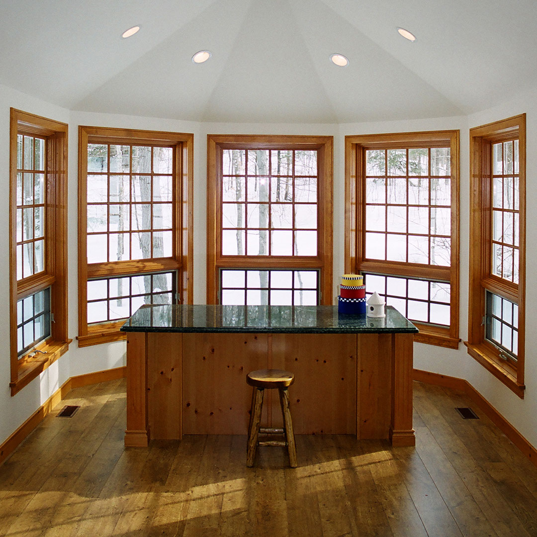 architect designed cottage addition - lake muskoka - well lit home studio