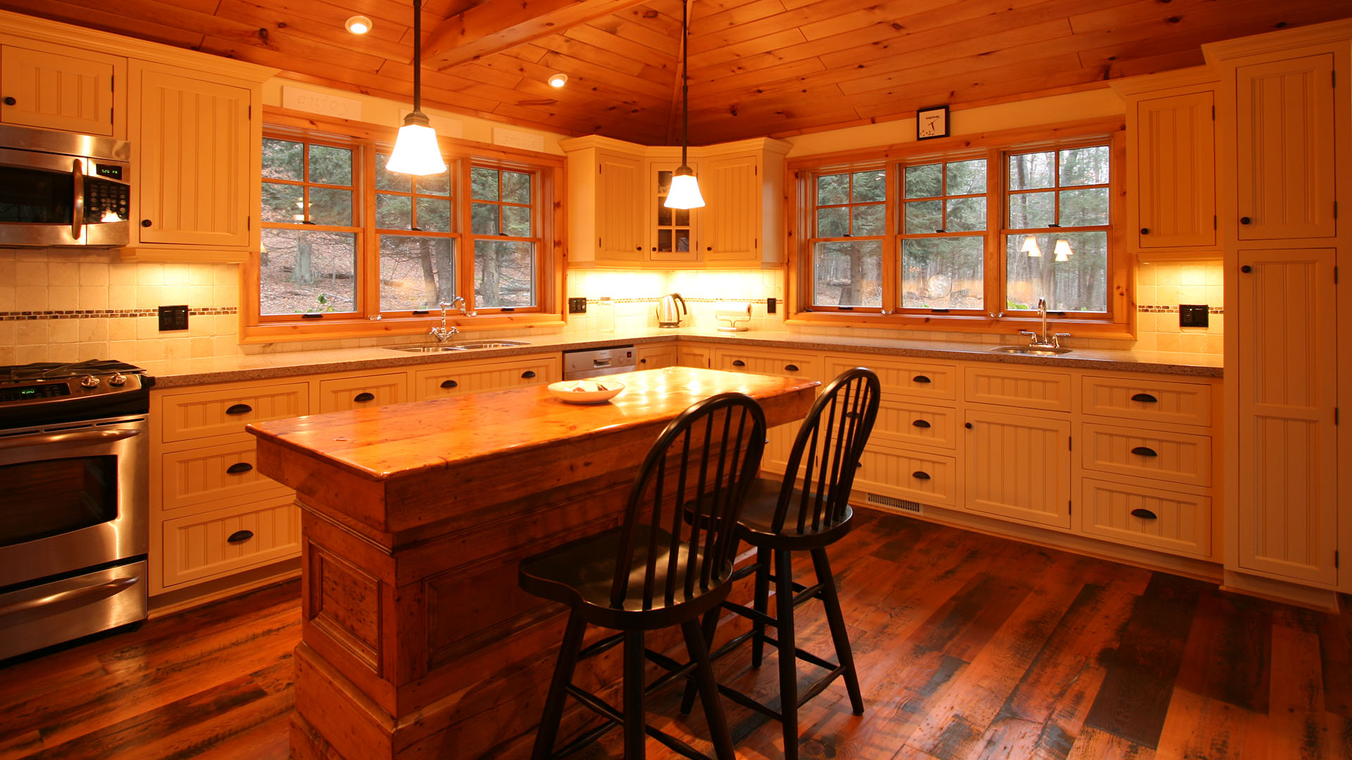 architect designed cottage - lake of bays muskoka - kitchen & island